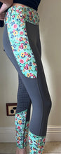 Load image into Gallery viewer, Child’s blue floral tights
