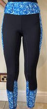 Load image into Gallery viewer, Child’s blue swirl tights

